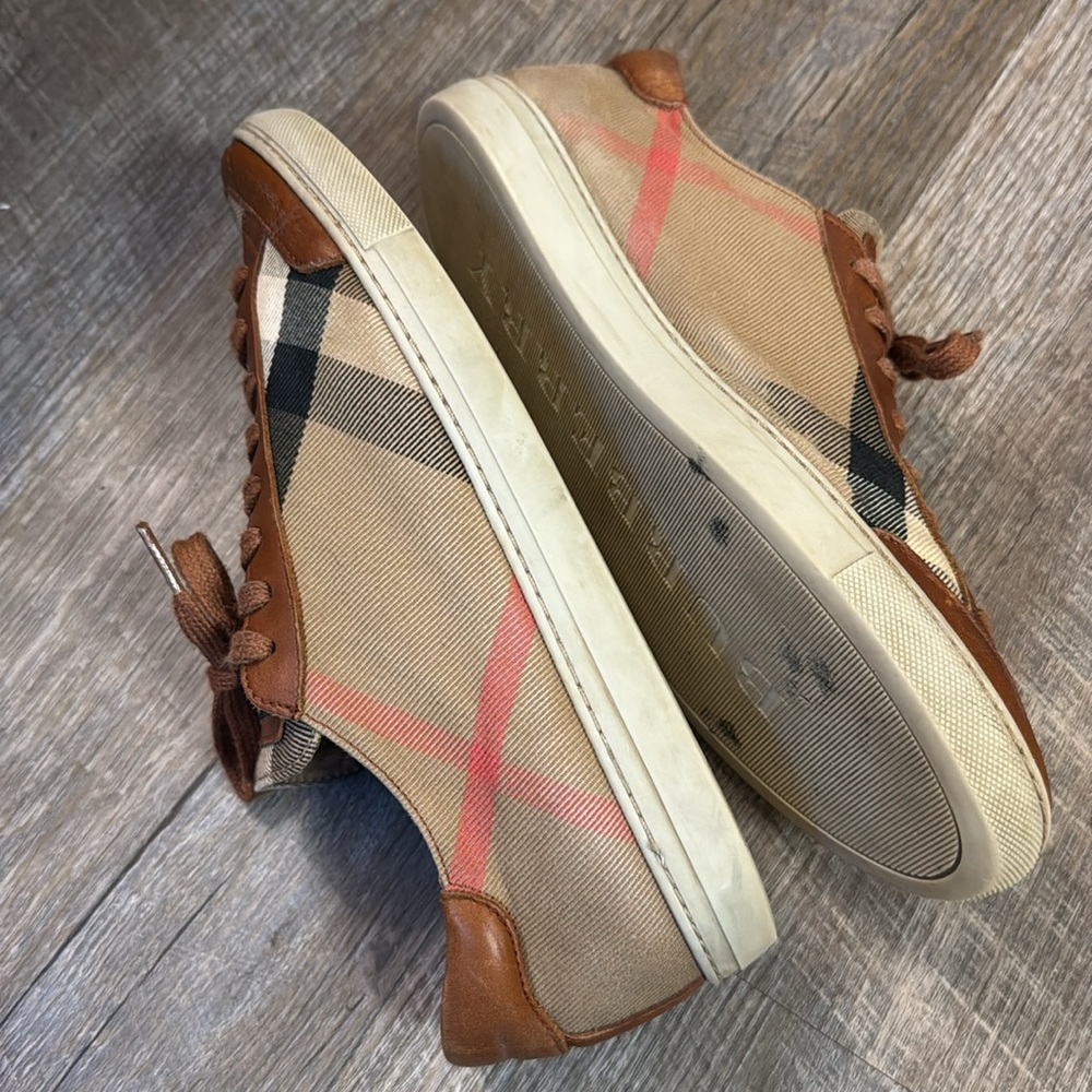 Burberry Sneakers - Picture 8 of 10